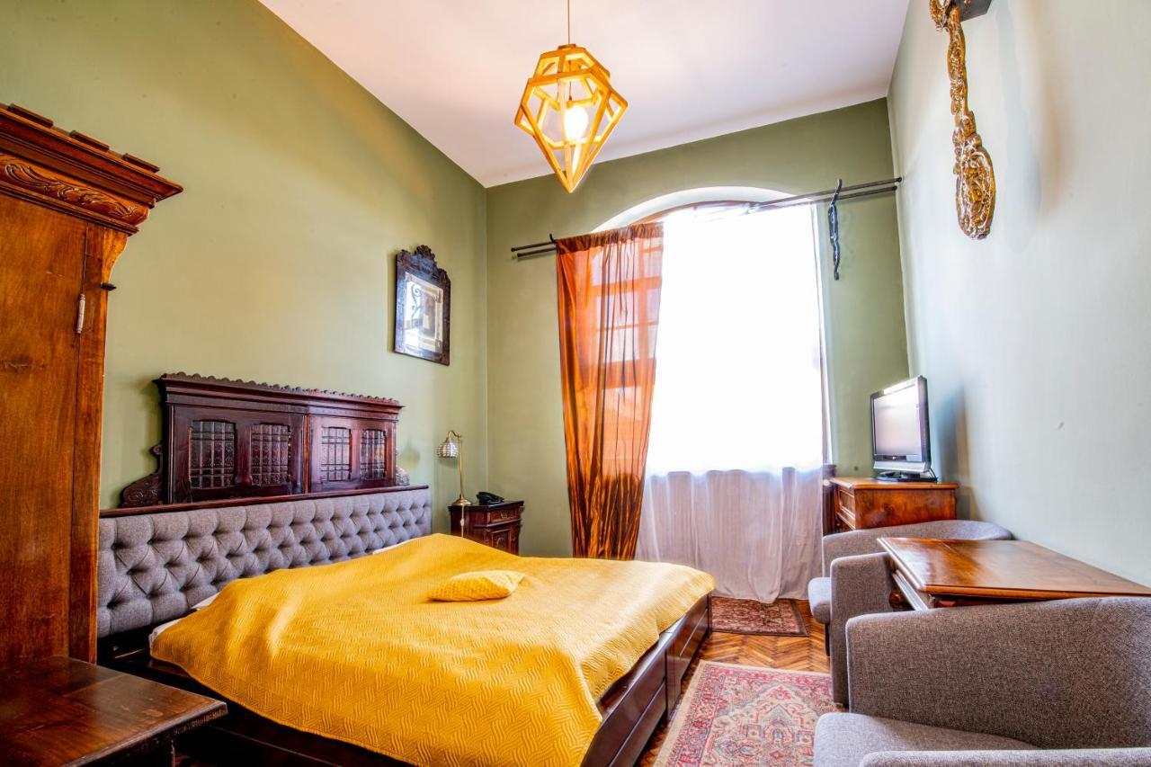 Hotel Poesis Satu Mare Buitenkant foto