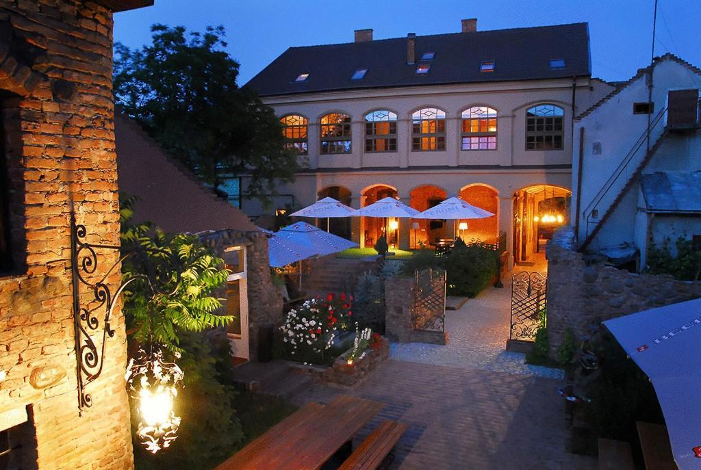 Hotel Poesis Satu Mare Buitenkant foto