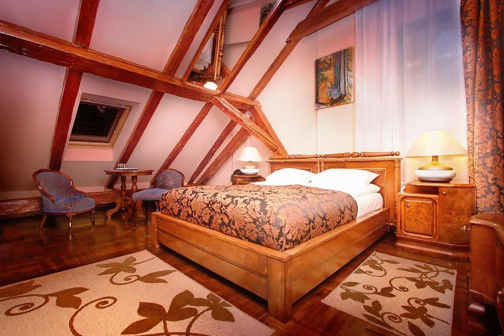 Hotel Poesis Satu Mare Buitenkant foto